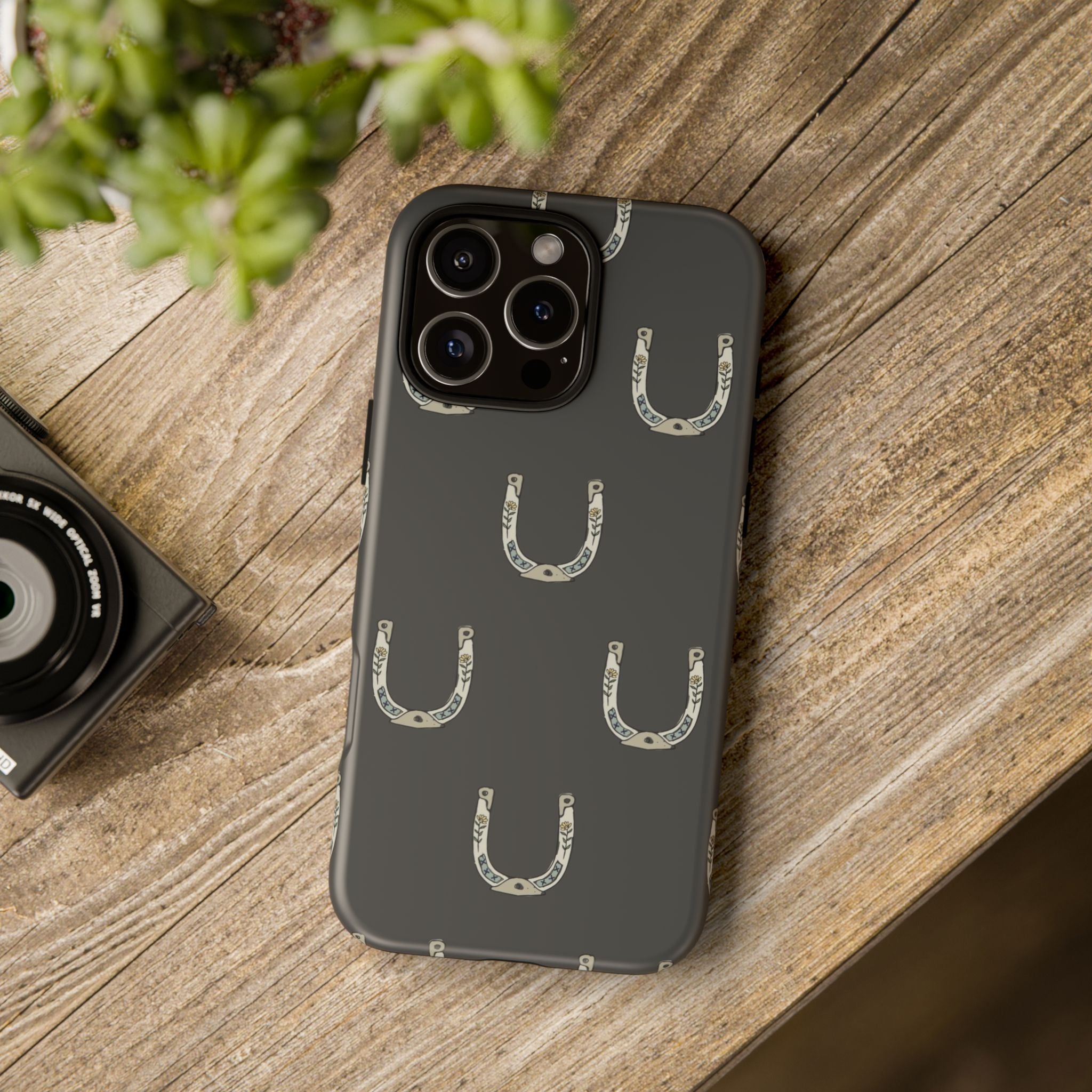 Lucky Horseshoe  — Lucky Rustic Grey iPhone Cover